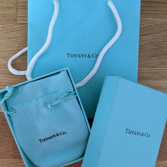 Tiffany and Co box, pouch and bag - Picture 1 of 1